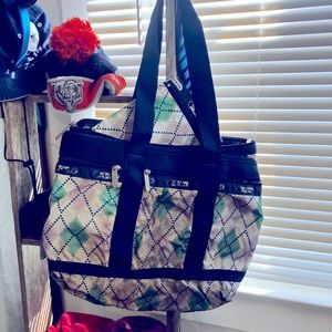 LeSportSac *** Green, Blue, and White*** tote with small bags